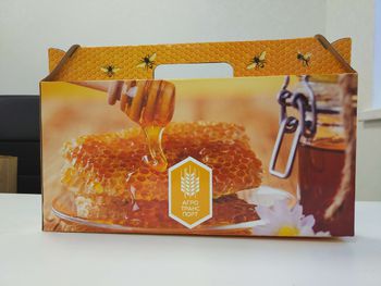 Мёд в сотах в подарочной упаковке